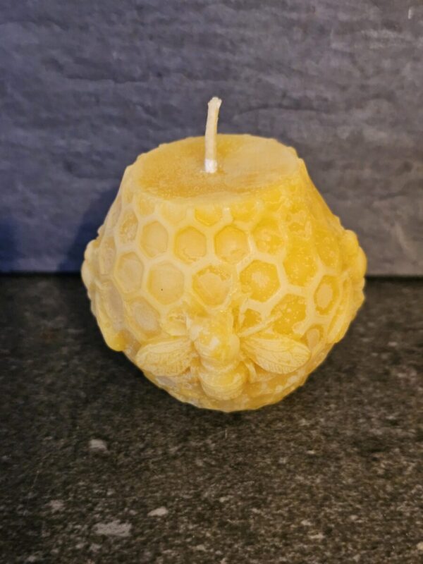 Kugelkerze mit Bienenmotiv 65 mm x 65 mm