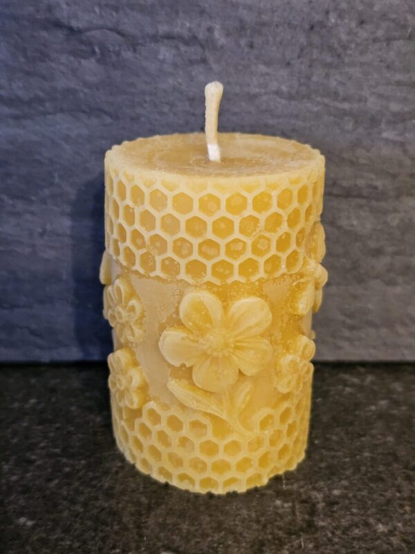 Stumpenkerze Blüten 80 mm x 50 mm